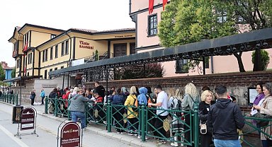 Eskişehir'de müzeler ve parklar doldu taştı