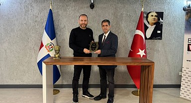 Gazeteci Mehmet Çetinkaya’dan Konsolos Ömer Aydoğdu’ya Ziyaret