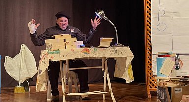 Gölcük'te Kütüphaneler Haftası'nda öğrencilere tiyatro keyfi