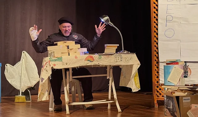 Gölcük'te Kütüphaneler Haftası'nda öğrencilere tiyatro keyfi