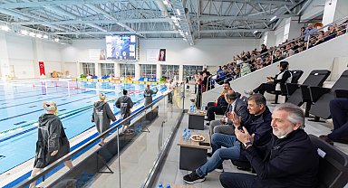 Göztepe'nin Avrupa zaferine Başkan Tugay da eşlik etti