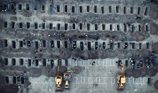 İsrail’in Okul Saldırısı Sonrası Mezarlık Görüntüleri