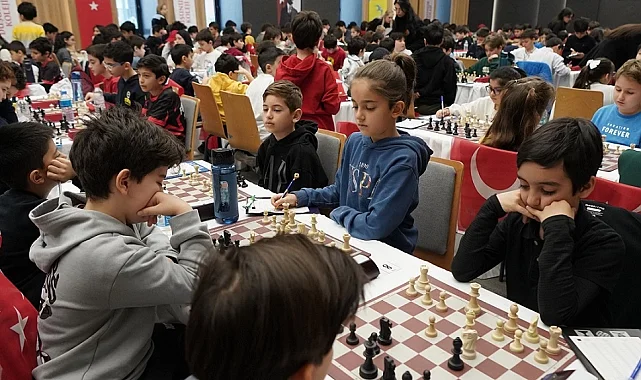 İstanbul Beylikdüzü'nde geleneksel turnuvada hamleler konuştu