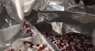 İstanbul'da dev uyuşturucu operasyonu... 1,4 milyon hap ele geçirildi