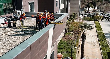 İzmir Adliyesi'nde nefes kesen bomba tatbikatı