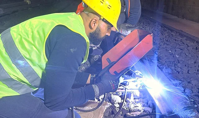 İzmir Bornova'da ray değişimi tamam