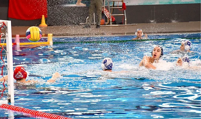 İzmir Büyükşehir Belediyesi sporcuları başarıdan başarıya koşuyor