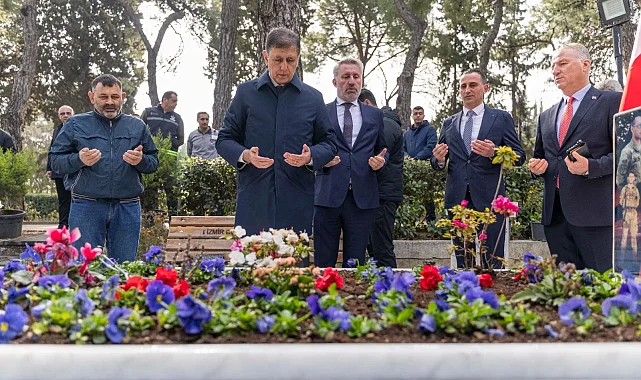 İzmir Kadifekale'de şehitler dualarla anıldı