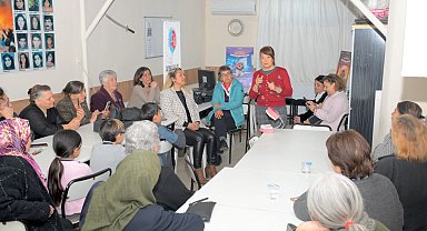 İzmir'de dişhekimleri diş sağlığının önemine dikkat çekti