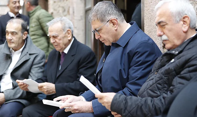 İzmir'de eski başkan Kocaoğlu'dan 'Meslek Fabrikası' desteği