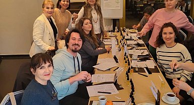 İzmir'de kokular iyiliğe yükseldi... Braille kitaplara erişim için özel etkinlik