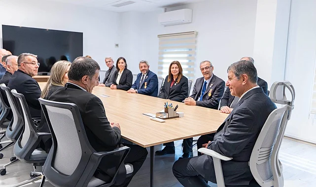 İzmir'de şehit aileleri derneklerinden Başkan Tugay'a ziyaret