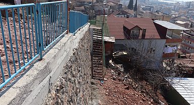 İzmit Yenidoğan'da tehlikeli alan güvenli hale getirildi