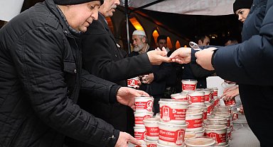 İzmit'te Çanakkale Şehitleri anısına helva ikramı