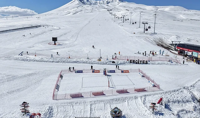 Kayseri Erciyes'te kar voleybolu heyecanı başlıyor