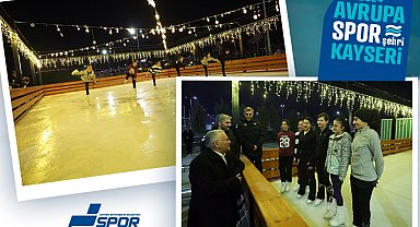 Kayseri'de Açık Hava Buz Pateni Pisti bayramda ilgi odağı oldu