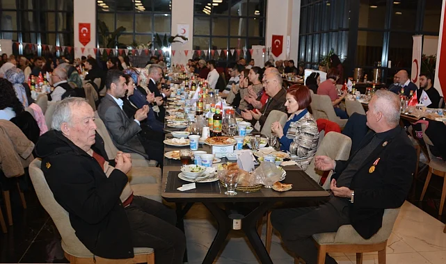 Kızılay Bornova'dan vefa gecesi