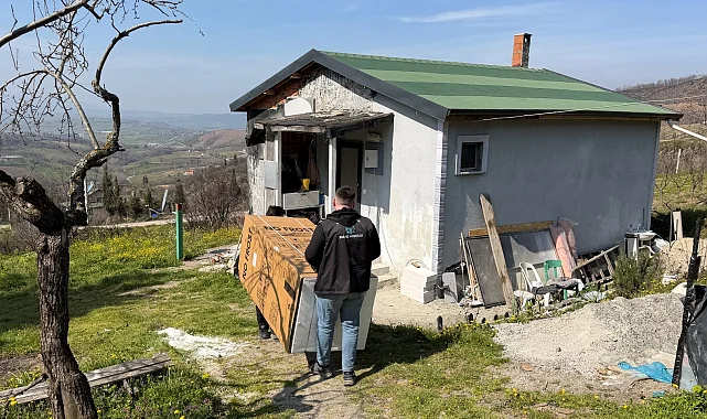 Kocaeli Büyükşehir, yangın mağduru aileyi ayağa kaldırdı
