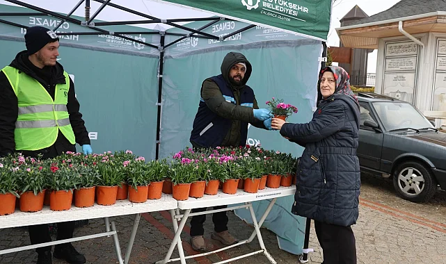 Kocaeli Büyükşehir'den ücretsiz binlerce çiçek