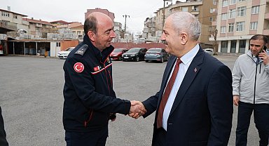 Kocaeli Gebze'de bayram öncesi kamu personeline ziyaret