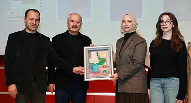 Kocaeli'de Gebze Okur Buluşmaları'nda Özgü Güler söyleşisi