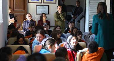 Kocaeli'de 'Masal Çarşambaları' çocukların hayal dünyasını aydınlatıyor