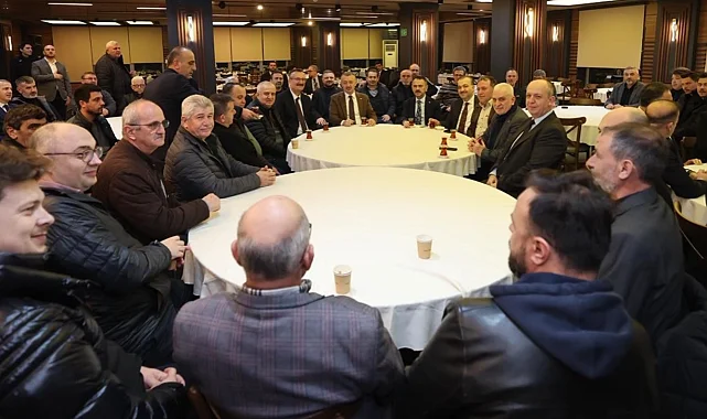 Kocaeli'de ziraatçılar, Başkan'ı çay içmeden bırakmadı