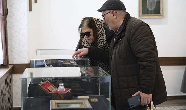 Kutsal Emanetler Bedesten'de