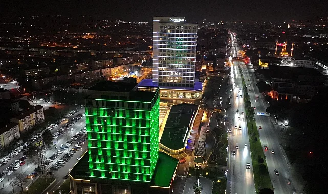 Manisa Büyükşehir'den Tıp Bayramı'na özel ışıklandırma