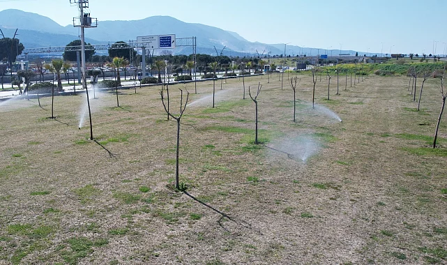Manisa'da yeşil alanlarda akıllı sulama dönemi