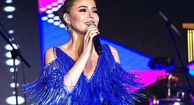 Masmavi Gülben Antalya'yı aydınlattı