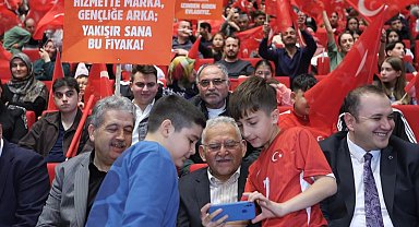 Memduh Büyükkılıç'tan 'Çanakkale ruhu' vurgusu