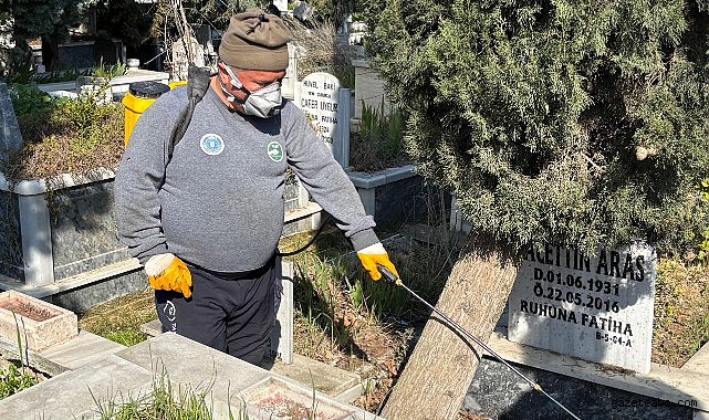 Mezarlıklar ve Şehitliklerde Yoğun Mesai