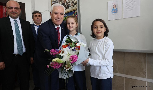 Minik Öğrencinin Sözünü Başkan Bozbey Tuttu