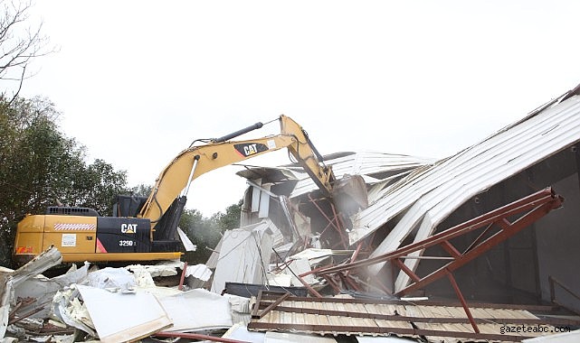 Nilüfer Belediyesi’nden Kaçak Yapılara Yıkım Operasyonu