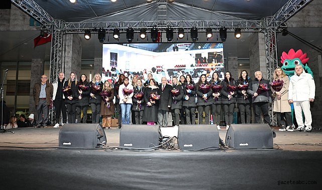 Nilüfer Belediyespor Taraftarıyla Buluştu