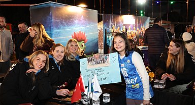 Nilüfer'in Sultanları özel günde taraftarıyla buluştu