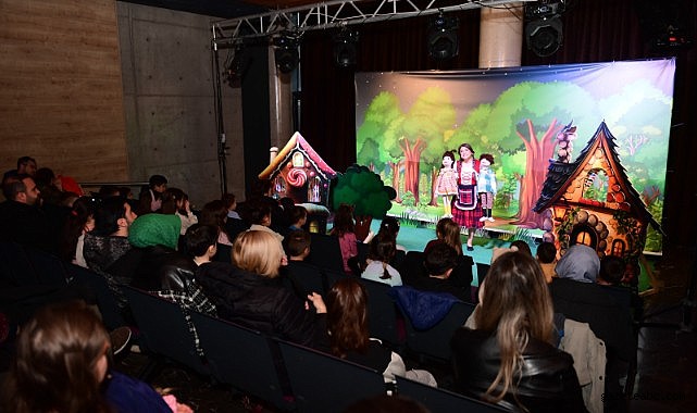 Osmangazi Belediyesi’nden Çocuklara Eğlenceli Tiyatro Etkinliği