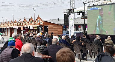 Osmangazi Meydanı Ramazan’da Eğlence ve Taraftarla Doldu