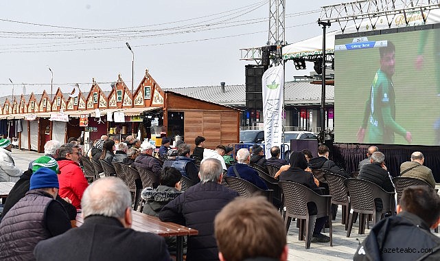 Osmangazi Meydanı Ramazan’da Eğlence ve Taraftarla Doldu