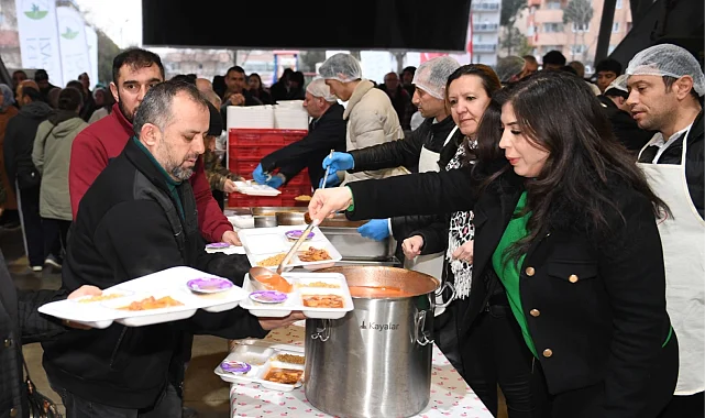 Osmangazi'de Ramazan bereketi 1050 Konutlar'da paylaşıldı