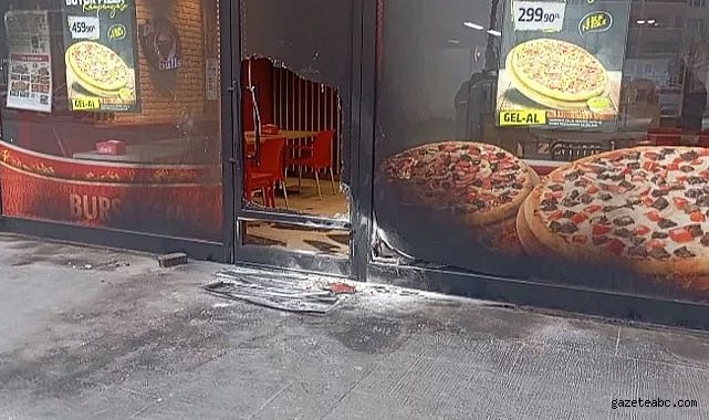 Pizza Dükkanlarına Yangın Saldırısı