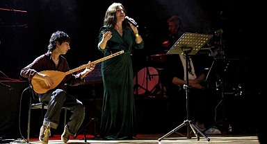 Serenad Bağcan, Bursalılarla Caz Rüzgârı Estirdi