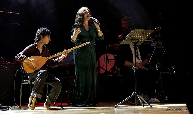 Serenad Bağcan, Bursalılarla Caz Rüzgârı Estirdi