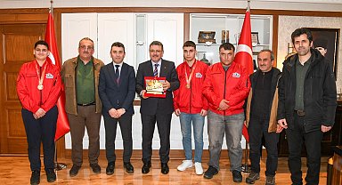 TEKNOFEST şampiyonlarından Başkan Genç'e ziyaret