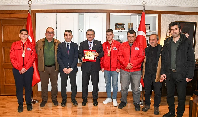 TEKNOFEST şampiyonlarından Başkan Genç'e ziyaret