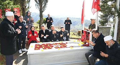 Trabzon'da Başkan Genç'ten Şehit Pilot Gençcelep'in kabrine ziyaret