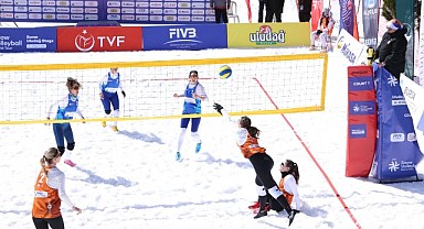 Uludağ’da 6 Ülkeden 19 Takım Kar Voleybolu İçin Mücadele Ediyor