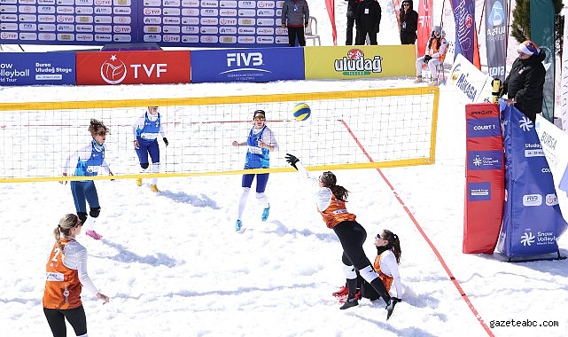 Uludağ’da 6 Ülkeden 19 Takım Kar Voleybolu İçin Mücadele Ediyor