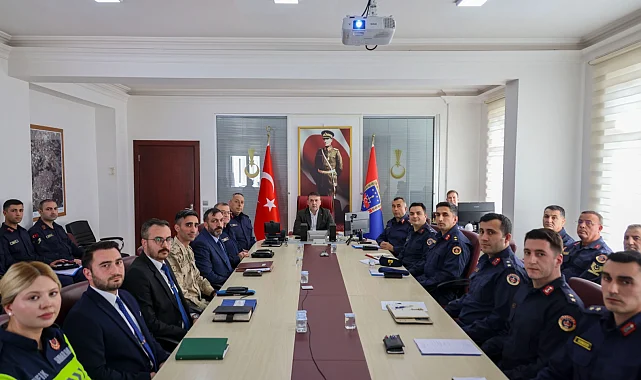 Vali Sözer'den Jandarma'ya ziyaret